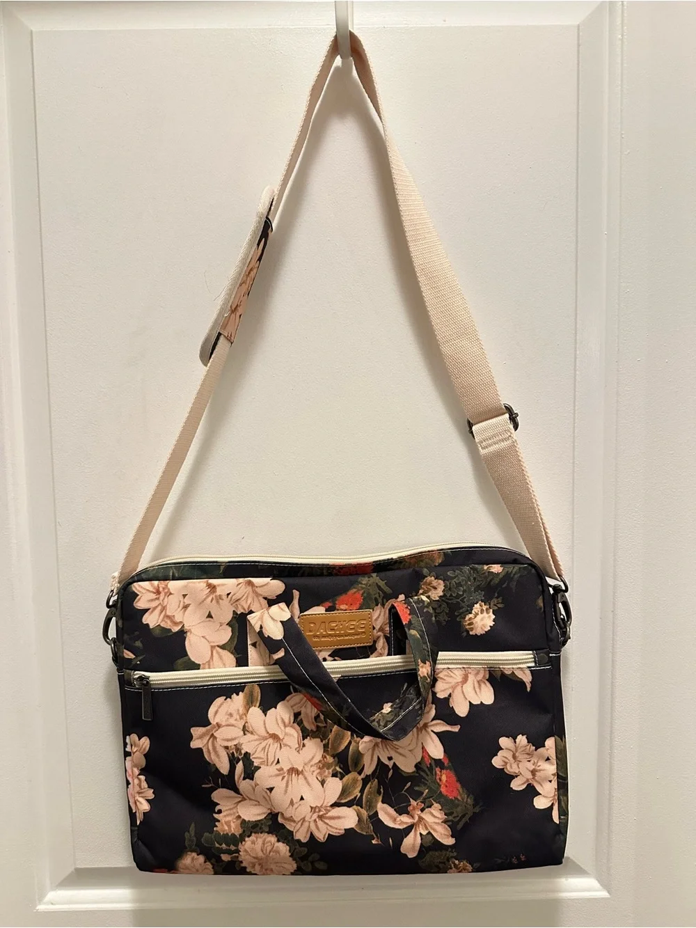 DACHEE Floral Laptop Bag